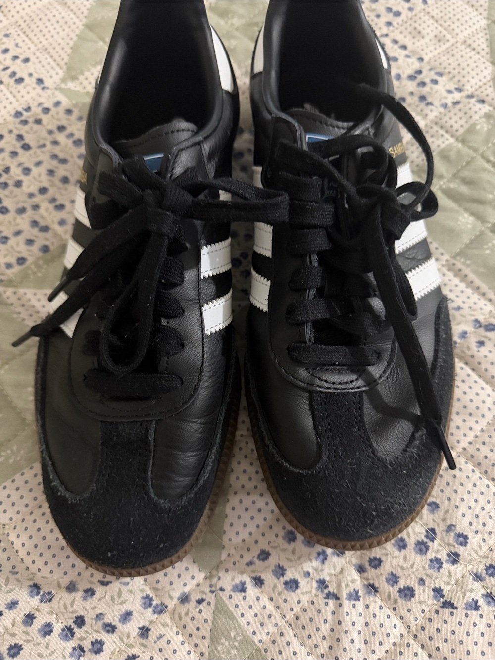 Women’s shoes Classic Three-Stripe Design